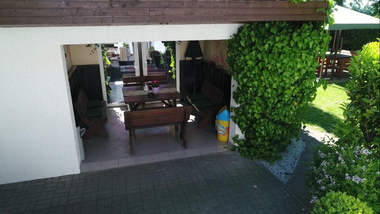 Pension Zum Lindeneck لوبتس المظهر الخارجي الصورة